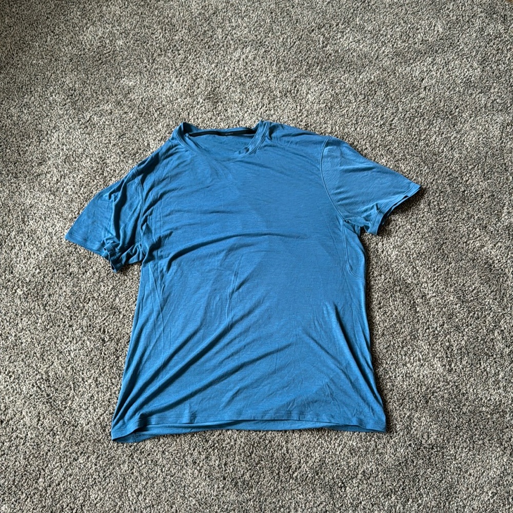 Lululemon t shirt